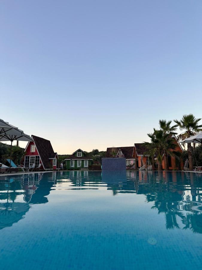 Seyyah Cafe Bungalows Aliaga Buitenkant foto